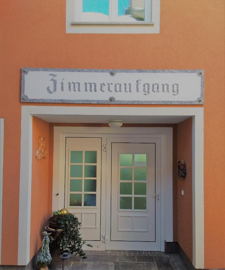 Gasthof Thuenauer Offenhausen Exterior foto
